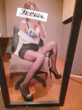 小森　もも秘書