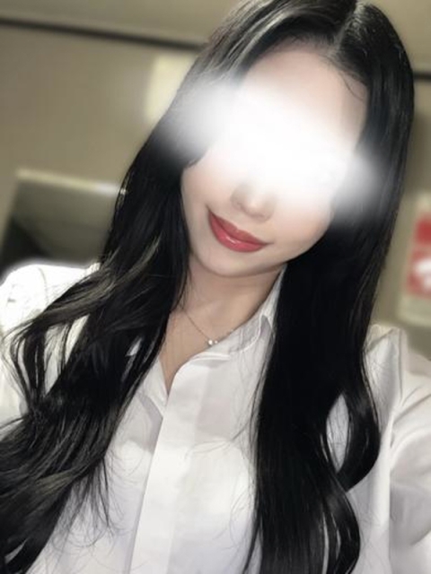 雄琴 丸の内商事 猫羽　かれん秘書